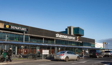 Shannon havaalanı, İrlanda - 27th Aralık 2016: Shannon havaalanı İrlanda County Clare Irelands 2 en büyük Havaalanı olan. Turizm ve sanayi için Batı İrlanda içine bir anahtar Havaalanı.