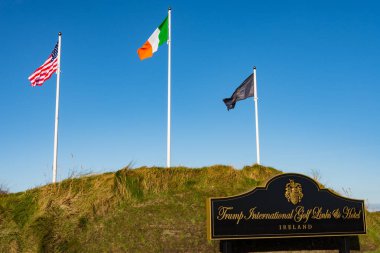 Doonbeg, İrlanda - 28 Aralık 2016: Donald Trump Uluslararası Golf Links ve 5 yıldızlı otel Doonbeg, County Clare, İrlanda.