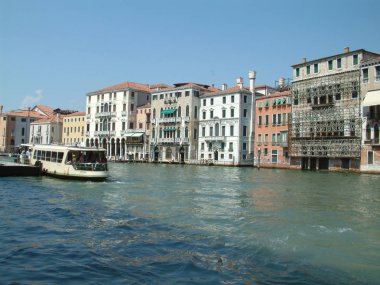 Venice, İtalya - 5 Eylül 2016: Demirleme kazık, tekne ve binalarda, Venedik, İtalya '. 