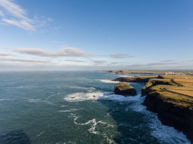 Anteni döngü kafa yarımadanın Batı Clare, İrlanda için. Kilkee Beach 