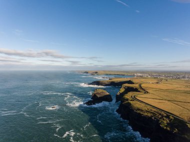 Anteni döngü kafa yarımadanın Batı Clare, İrlanda için. Kilkee Beach 