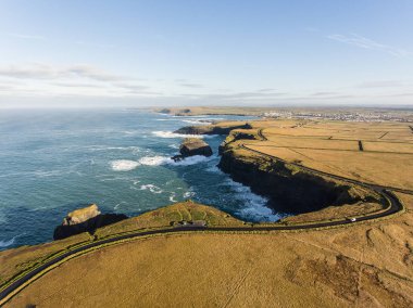 Anteni döngü kafa yarımadanın Batı Clare, İrlanda için. Kilkee Beach 
