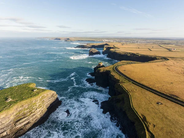 Península da cabeça do laço aéreo em West Clare, Irlanda. Praia de Kilkee — Fotografia de Stock