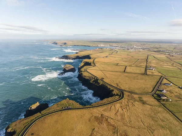 Anteni döngü kafa yarımadanın Batı Clare, İrlanda için. Kilkee Beach 