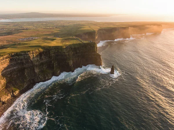 Moher naplemente és vár-Írország sziklái — Stock Fotó