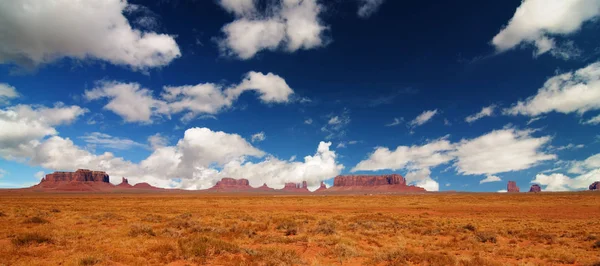 Monument Valley na hranici mezi Arizona a Utah v České — Stock fotografie