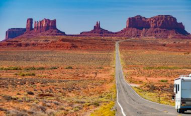 Arizona ve Amerika Birleşik Devletleri Amerika'nın Utah arasındaki sınırda doğal Monument Valley manzara