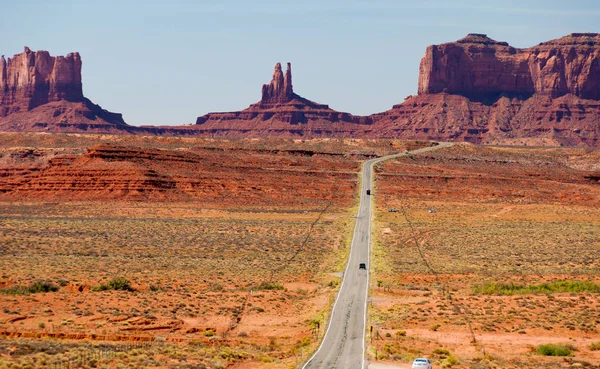 Scenic Monument Valley Landscape on the border between Arizona and Utah in United States America — Stock Photo, Image