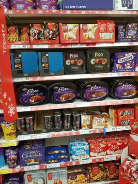 Ennis, İrlanda - 17 Kasım 2017: Tesco mağaza Ennis County Clare