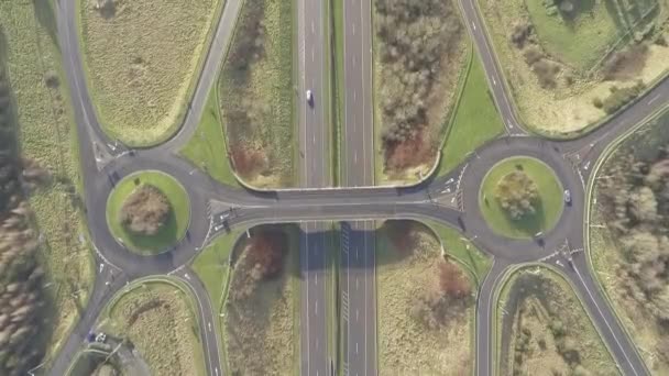 Vogelperspektive Auf Die Autobahn Irland Autobahn Mit Brücke Kreisverkehren Und — Stockvideo