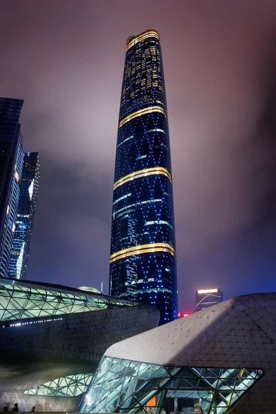 Vista noturna do Centro Financeiro Internacional de Guangzhou, China — Fotografia de Stock