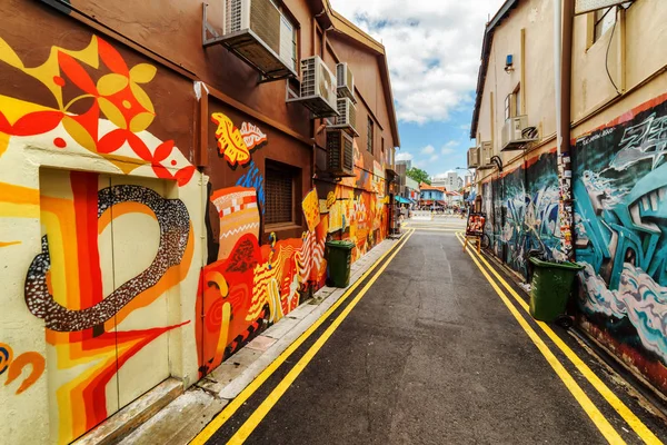 Arte de rua incrível por um artista desconhecido em Cingapura — Fotografia de Stock