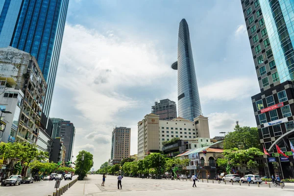 Moderní výškové budovy a slavný mrakodrap, Vietnam — Stock fotografie