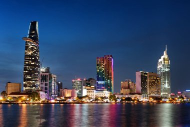 Ho Chi Minh City skyline geceleri. Şaşırtıcı cityscape