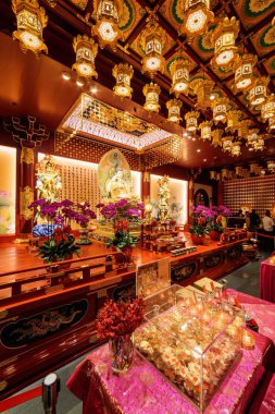 Buddha Tooth Relic Tapınağı ve müze içinde sunak