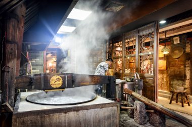 Pot kaynar su içinde Çin restoranı otantik mutfak