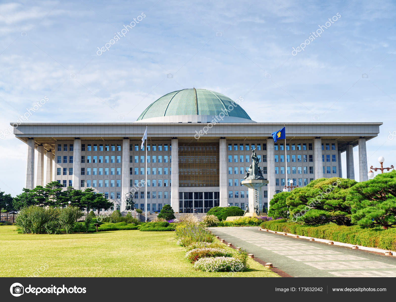 韩国首尔国民议会议事厅——图库图片© efired #173632042