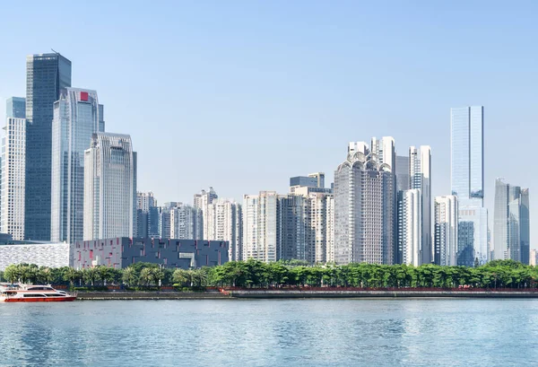 Φανταστική Guangzhou στον ορίζοντα. Του ποταμού Pearl και ουρανοξύστες — Φωτογραφία Αρχείου