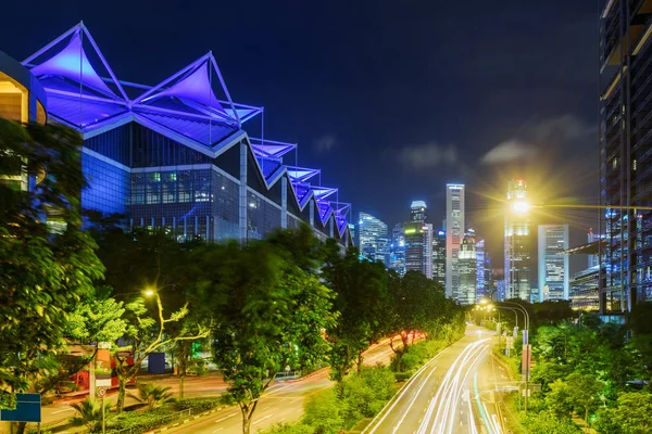 Vista panorámica nocturna de la autopista Nicoll hacia el centro de Singapur — Foto de Stock
