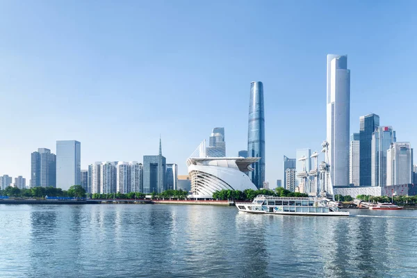 Doğal turizm tekne Guangzhou Pearl Nehri boyunca yelken