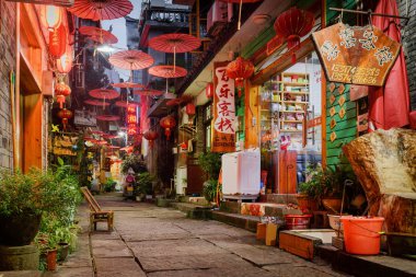 Phoenix antik kenti (Fenghuang), Çin'in doğal dar sokak