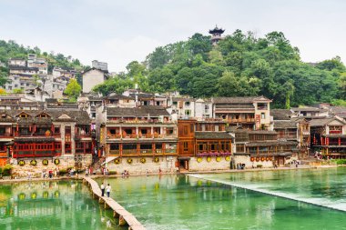 Harika manzarasını Phoenix antik kenti ve Tuojiang Nehri