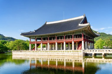 Gyeonghoeru Pavilion Gyeongbokgung Sarayı'nda ana görünümü