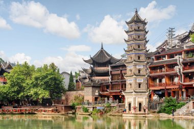 Wanming Pagoda içinde Phoenix antik kenti (Fenghuang), Çin