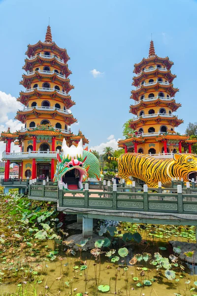 Incredibile vista del drago e delle pagode tigre, Kaohsiung, Taiwan — Foto Stock