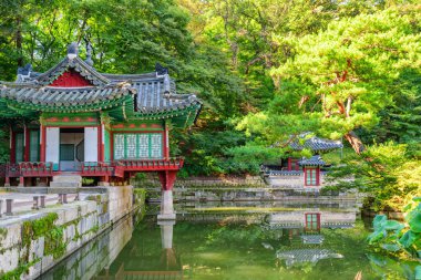 Buyongjeong Pavyonu ve Buyeongji Gölü, Huwon Gizli Bahçesi