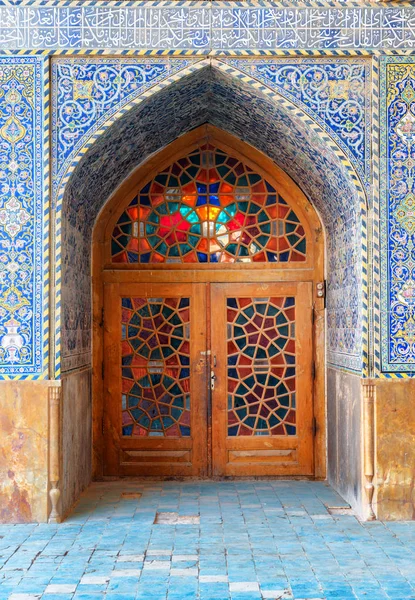 Superbe vue intérieure de la mosquée Seyyed à Ispahan, Iran — Photo