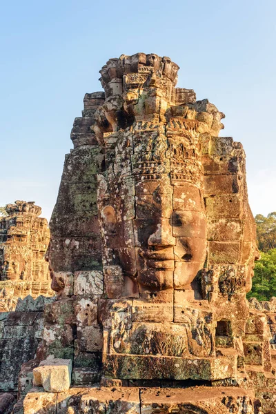 Beautiful view of towers with stone faces of Bayon temple — Stock Photo, Image