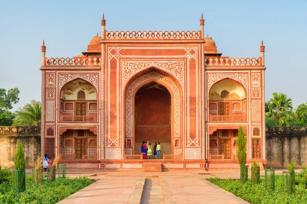 Red sandstone building at the Tomb of Itimad-ud-Daulah