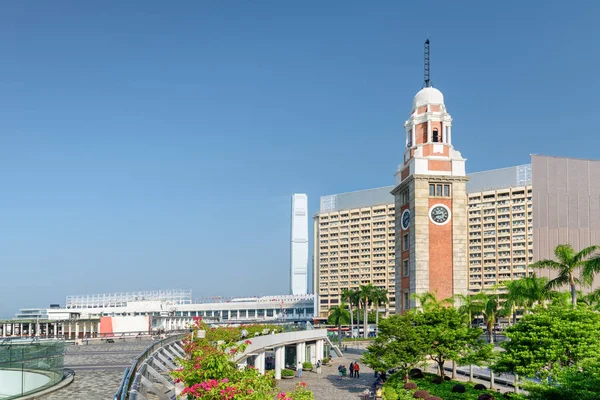 Vue imprenable sur la Tour de l'Horloge à Hong Kong — Photo