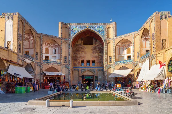 Utsikt över Qeysarie Gate, Isfahan, Iran. Persisk arkitektur — Stockfoto