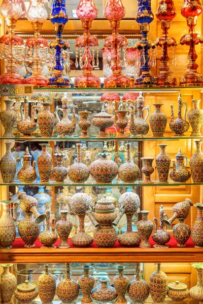 Awesome view of traditional Iranian colorful souvenir tableware — Stock Photo, Image