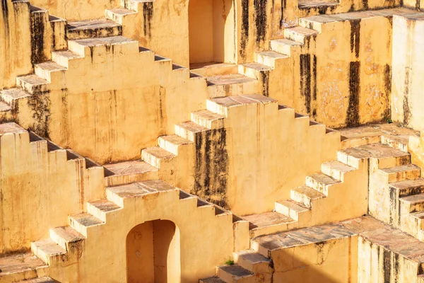 Beautiful view of steps and niches, Panna Meena ka Kund — Stock Photo, Image