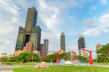 Singuang Riverside Park ve 85 Gökyüzü Kulesi 'nin muhteşem manzarası