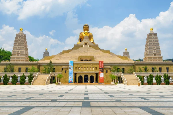 เกาสง เมษายน 2019 มมองท ยอดเย ยมของพระพ ทธร ปใหญ Guang และส — ภาพถ่ายสต็อก