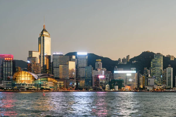 Гонконг Жовтня 2017 Дивовижний Вигляд Скайлайн Острова Гонконг Через Гавань — стокове фото