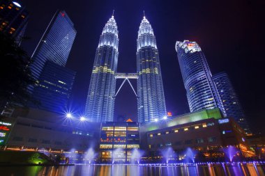 Kuala Lumpur, Malezya - 22 Haziran 2017: Petronas ikiz kuleleri 