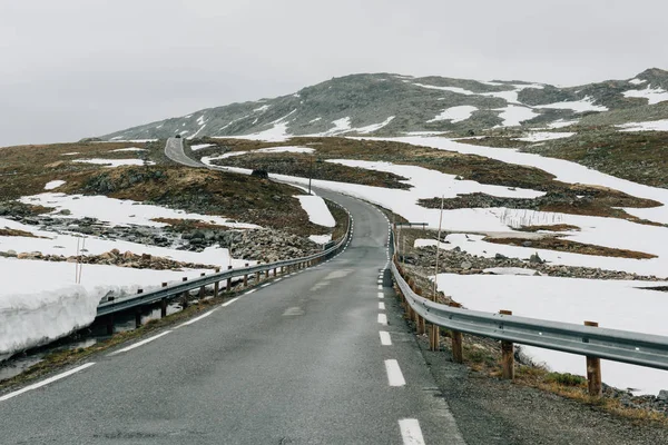 Slavný Aurlandsvegen horská silnice — Stock fotografie
