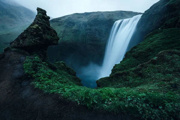 Célèbre cascade de Skogafoss — Photo