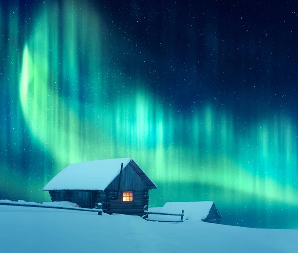 Paisaje fantástico con luz del norte —  Fotos de Stock