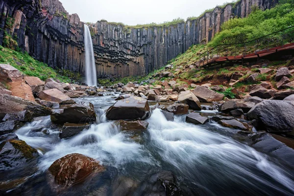 Великолепный водопад Свартифосс — стоковое фото