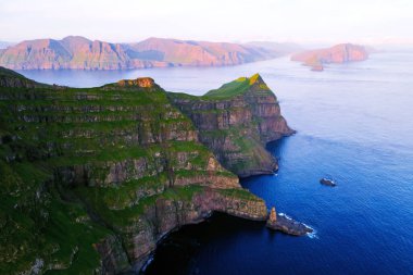 Mykines Adası 'ndaki görkemli Alaberg uçurumları