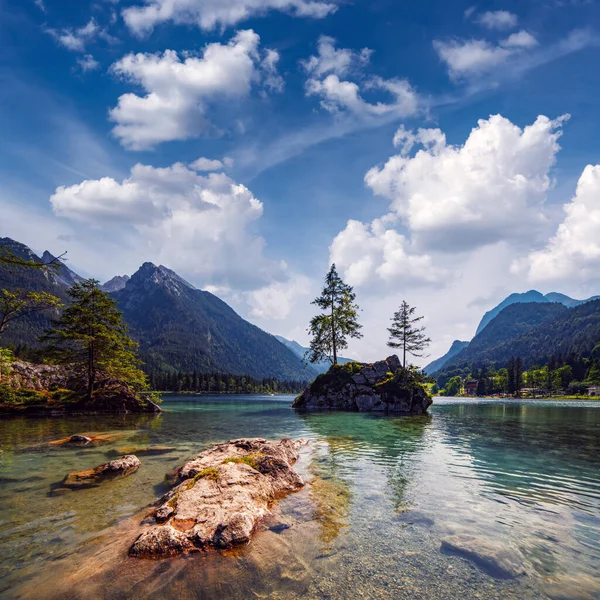Amazing sunny summer day on the Hintersee lake — Stock Photo, Image