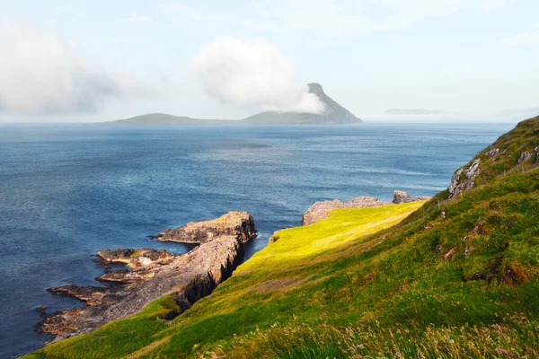 Утренний вид на Фарерский остров Колтур — стоковое фото