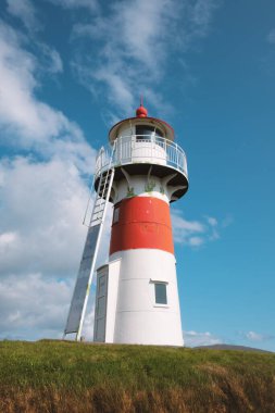 Torshavn şehrinin dışındaki eski deniz feneri