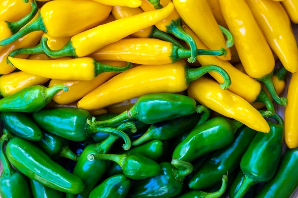 Primo piano peperoncini gialli — Foto Stock